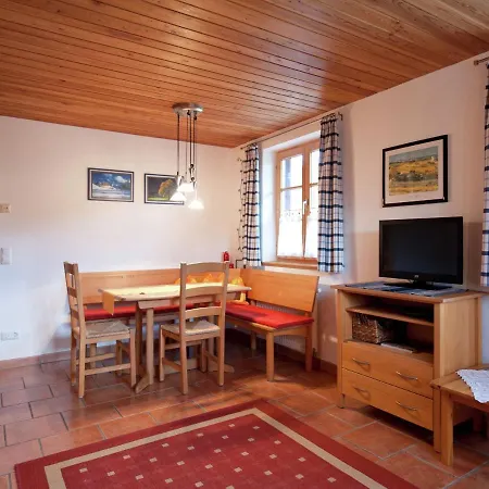 Alluring In With Private Garden Appartement *